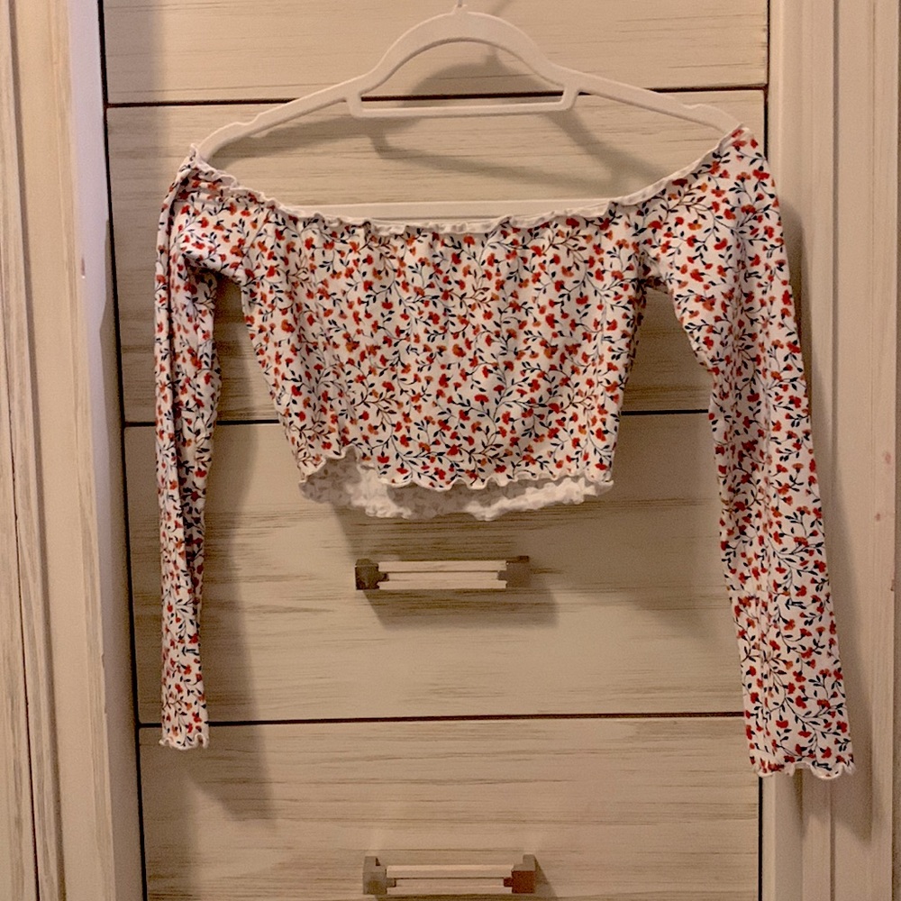 Strapless long sleeve floral crop top